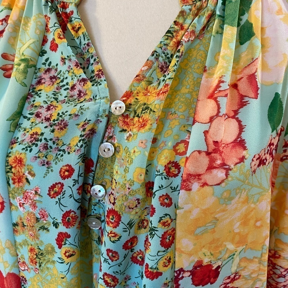Fig and Flower Peasant Floral Boho Top - Picture 5 of 9